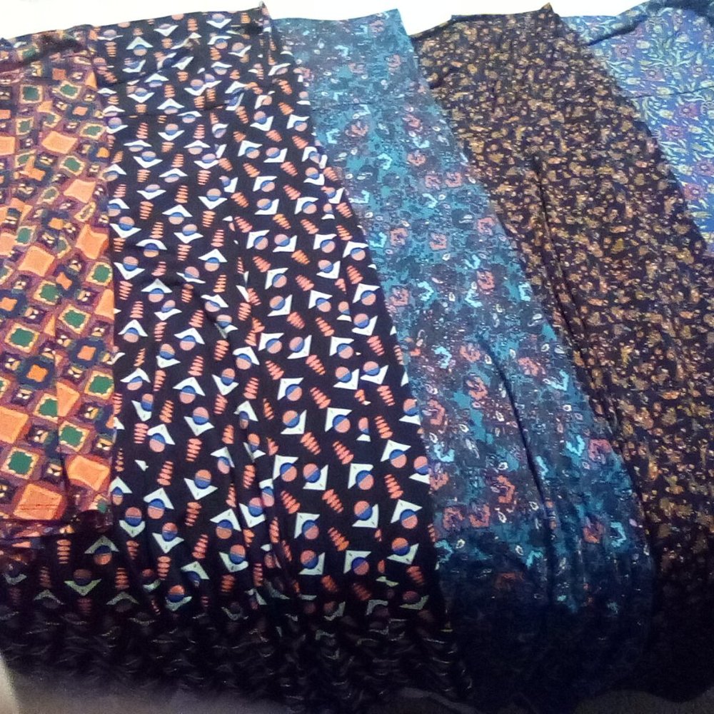 Bundle of 5 Luluroe skirts